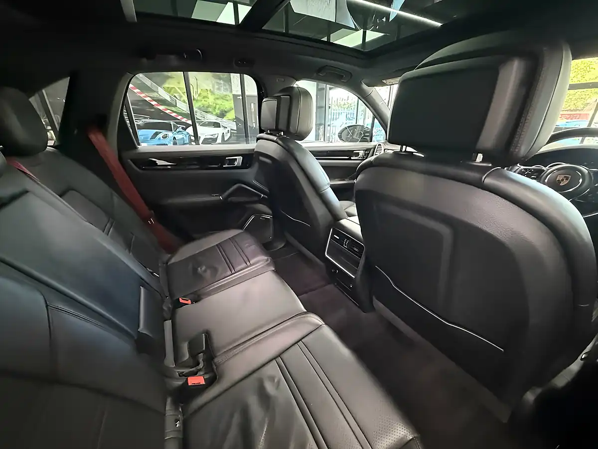 Used 2019 Porsche Cayenne S Black - Interior and Exterior details 13