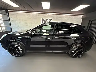 Used 2019 Porsche Cayenne S Black - Interior and Exterior details 4