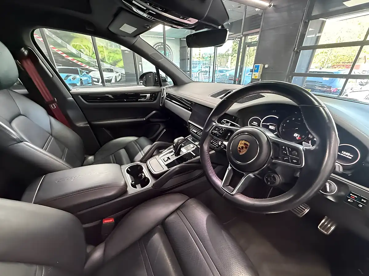 Used 2019 Porsche Cayenne S Black - Interior and Exterior details 5