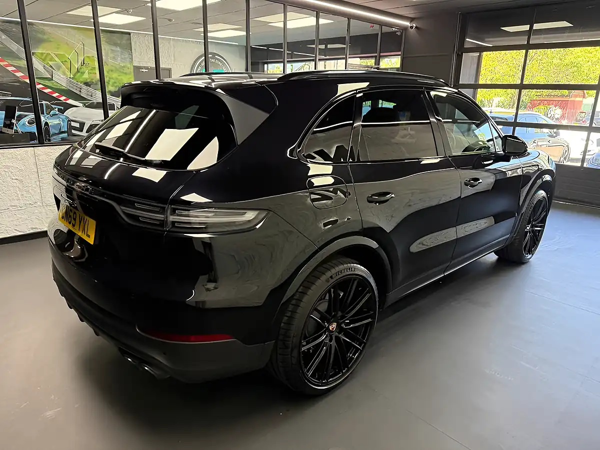 Used 2019 Porsche Cayenne S Black - Interior and Exterior details 6