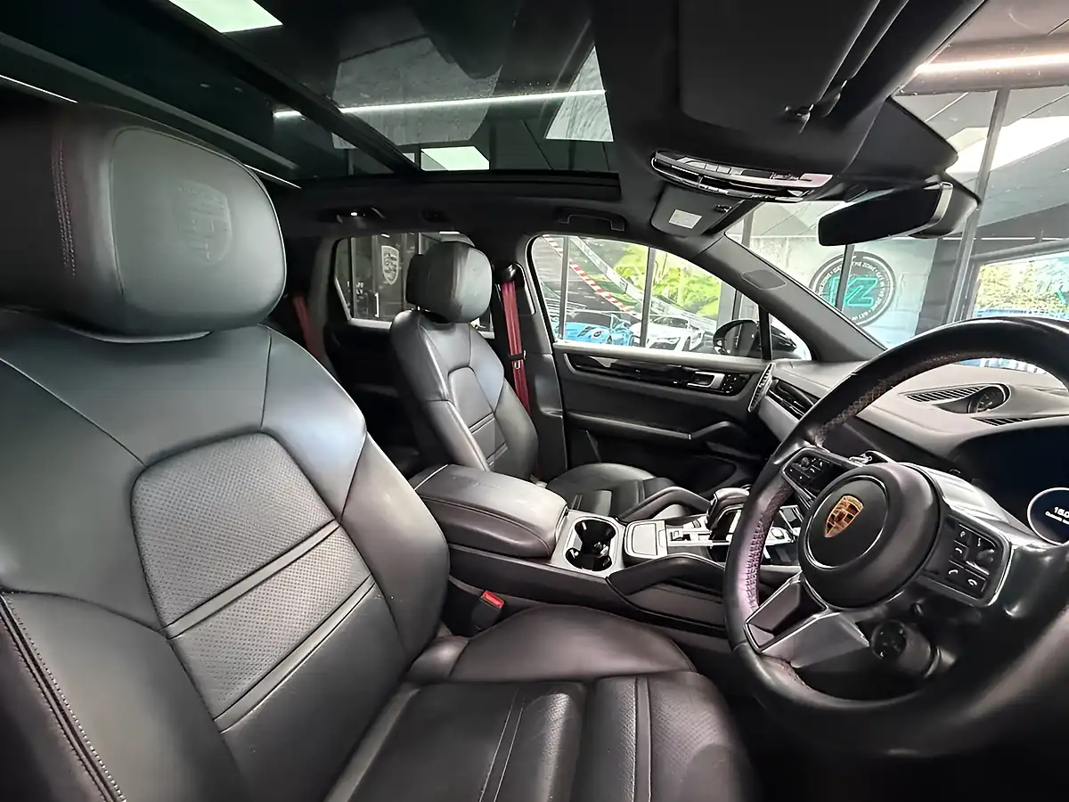 Used 2019 Porsche Cayenne S Black - Interior and Exterior details 7