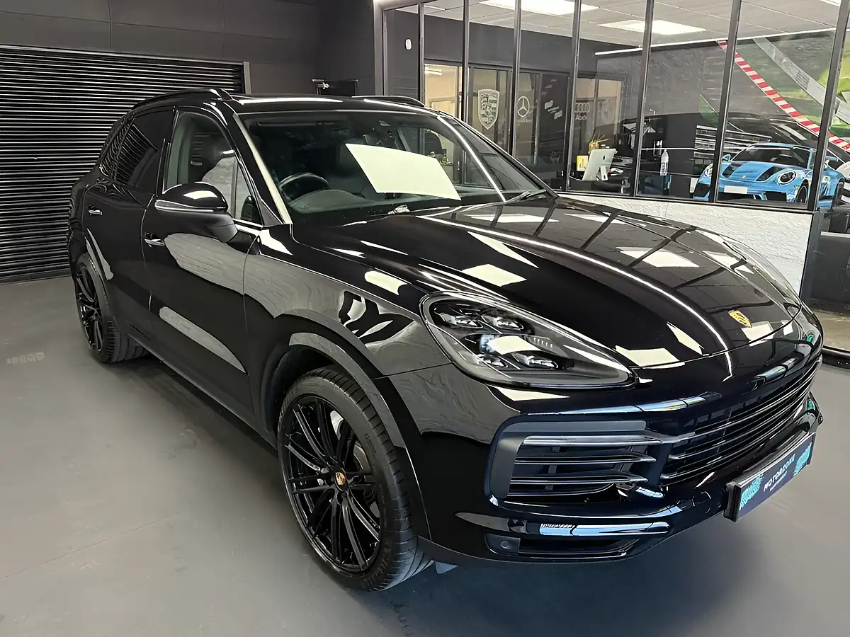 Used 2019 Porsche Cayenne S Black - Interior and Exterior details 8