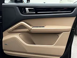 Used 2019 Porsche Cayenne S Black - Interior and Exterior details 12