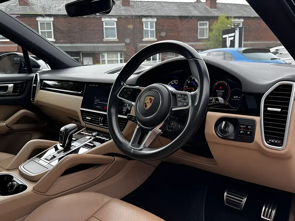 Used 2019 Porsche Cayenne S Black - Interior and Exterior details 13