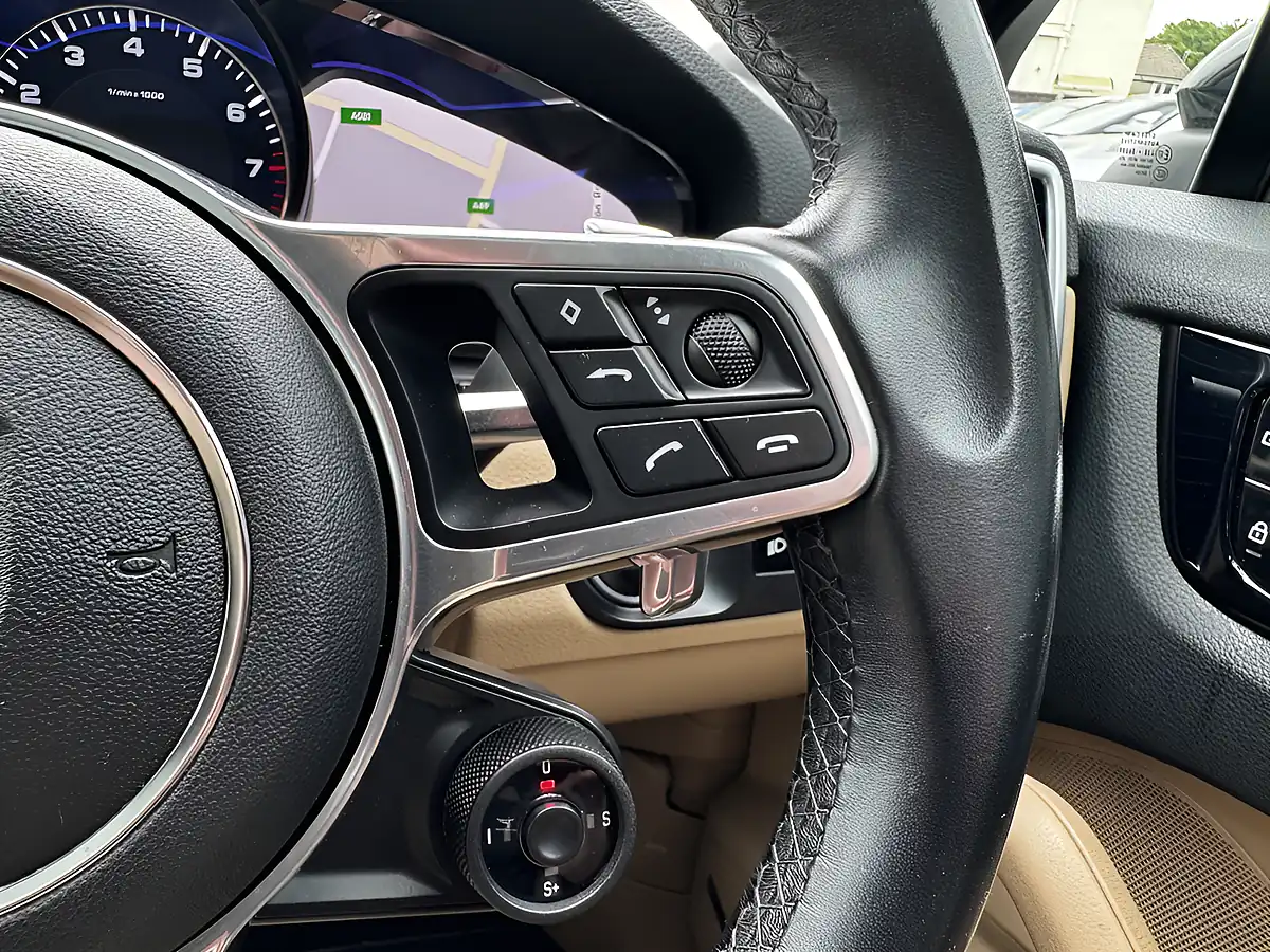 Used 2019 Porsche Cayenne S Black - Interior and Exterior details 14