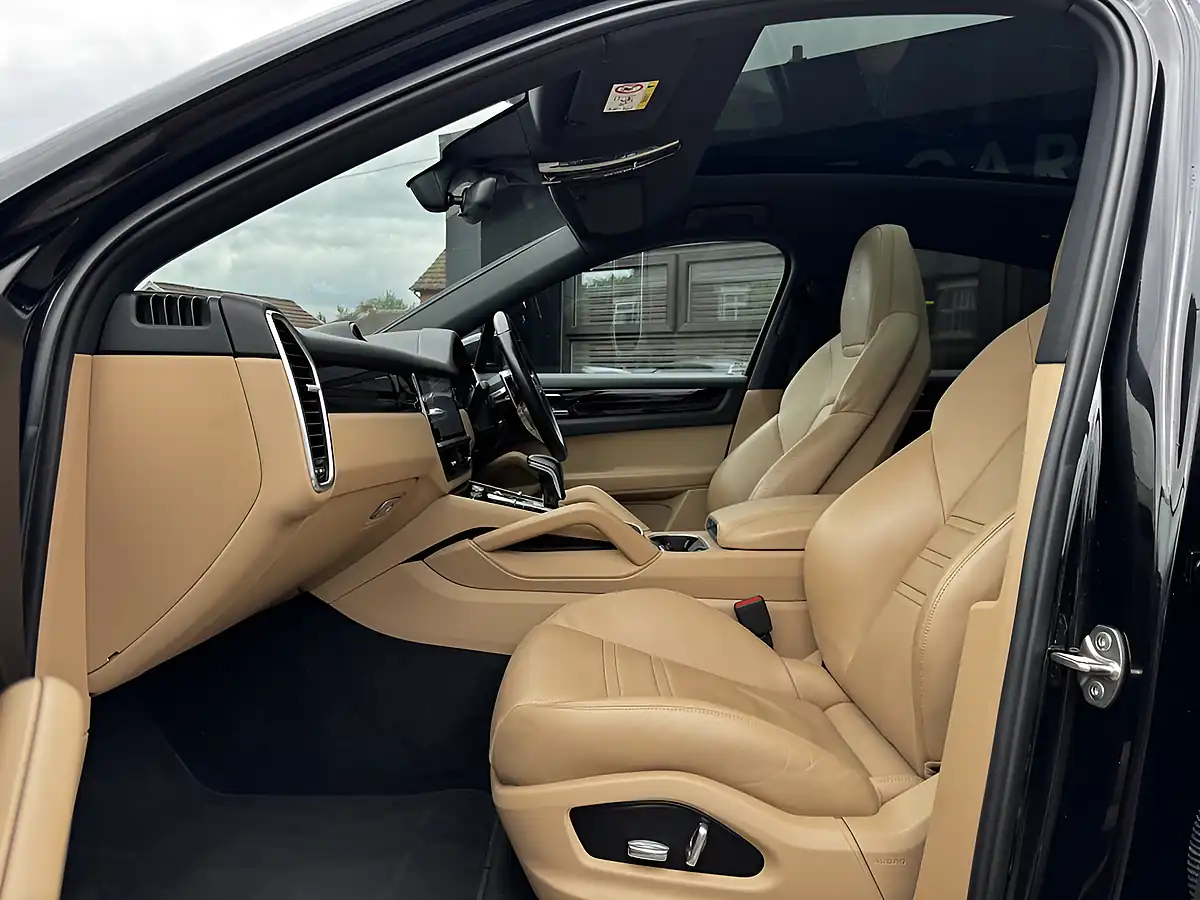 Used 2019 Porsche Cayenne S Black - Interior and Exterior details 18