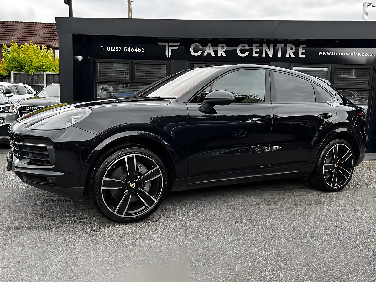 Used 2019 Porsche Cayenne S Black - Interior and Exterior details 3