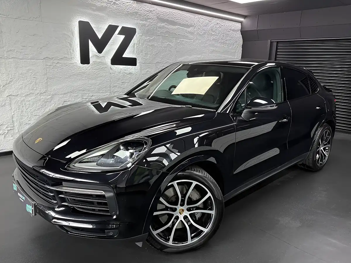 Used 2019 Porsche Cayenne S Coupe Black - Front View