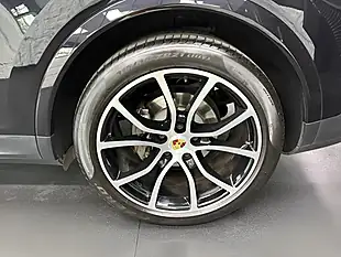 Used 2019 Porsche Cayenne S Coupe Black - Interior and Exterior details 19