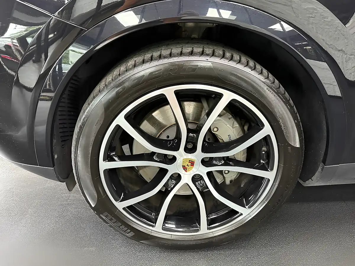 Used 2019 Porsche Cayenne S Coupe Black - Interior and Exterior details 20