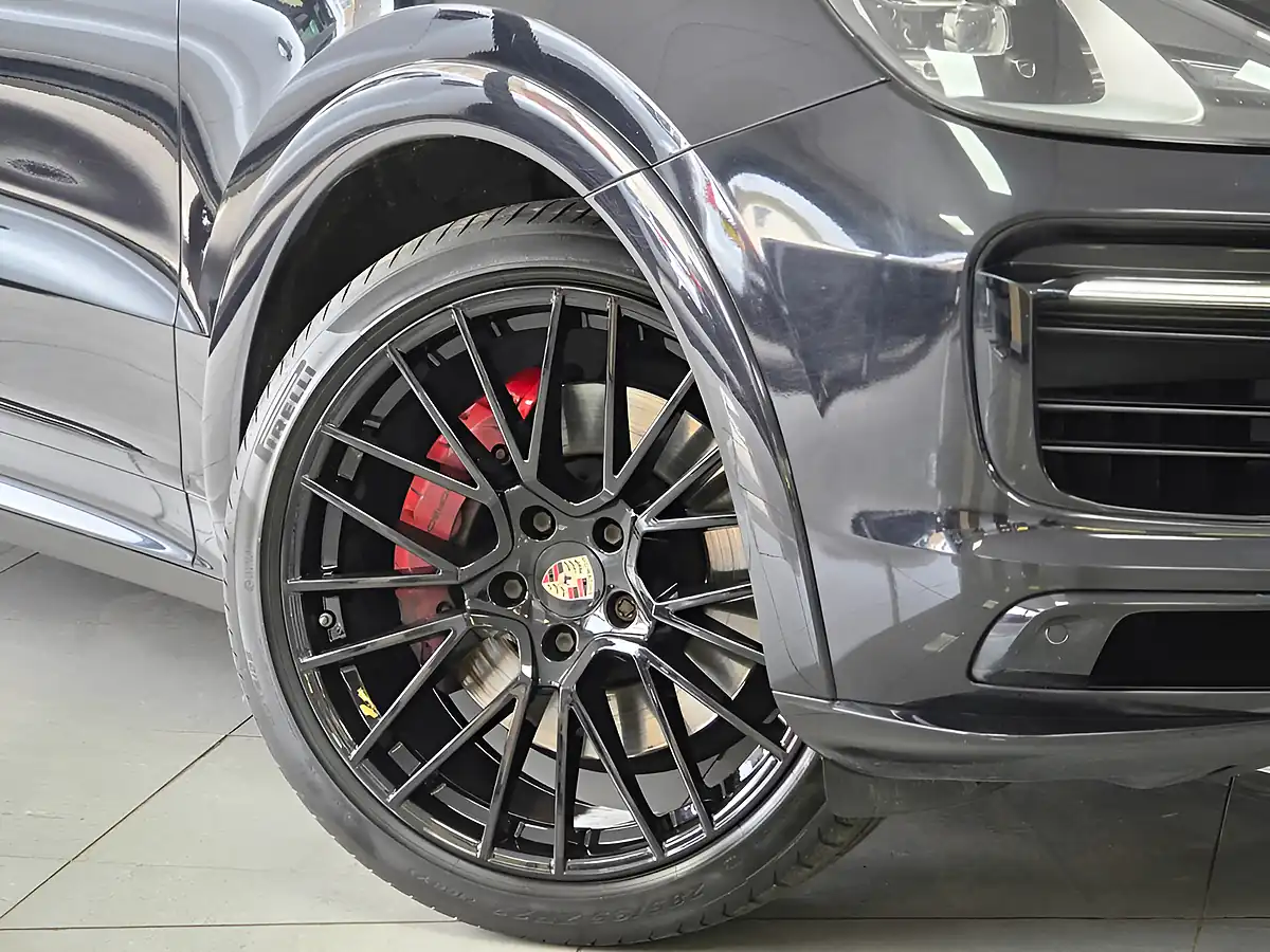 Used 2019 Porsche Cayenne S Coupe Black - Interior and Exterior details 6