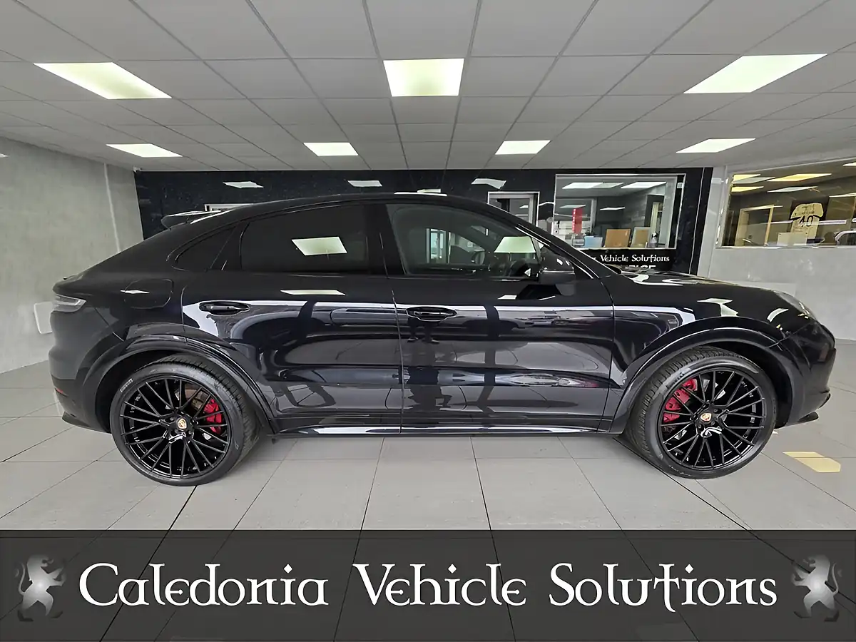 Used 2019 Porsche Cayenne S Coupe Black - Interior and Exterior details 8
