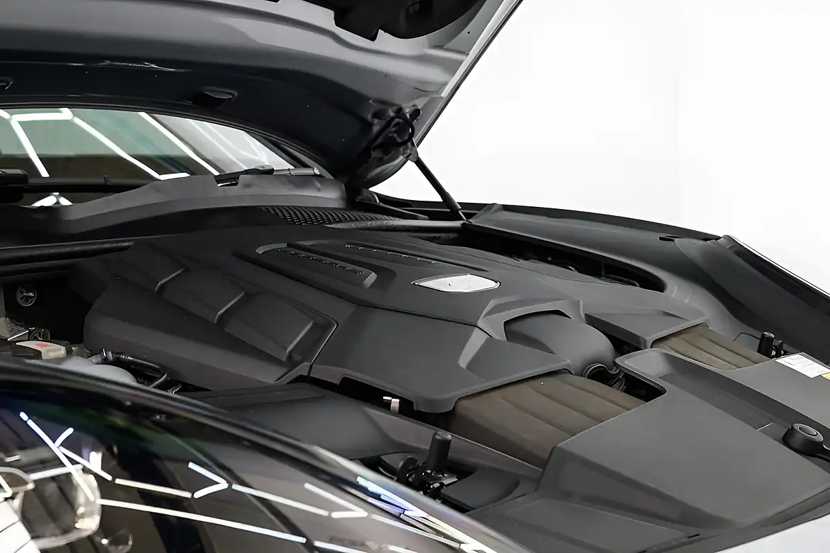 Used 2019 Porsche Cayenne S Coupe Silver - Interior and Exterior details 10