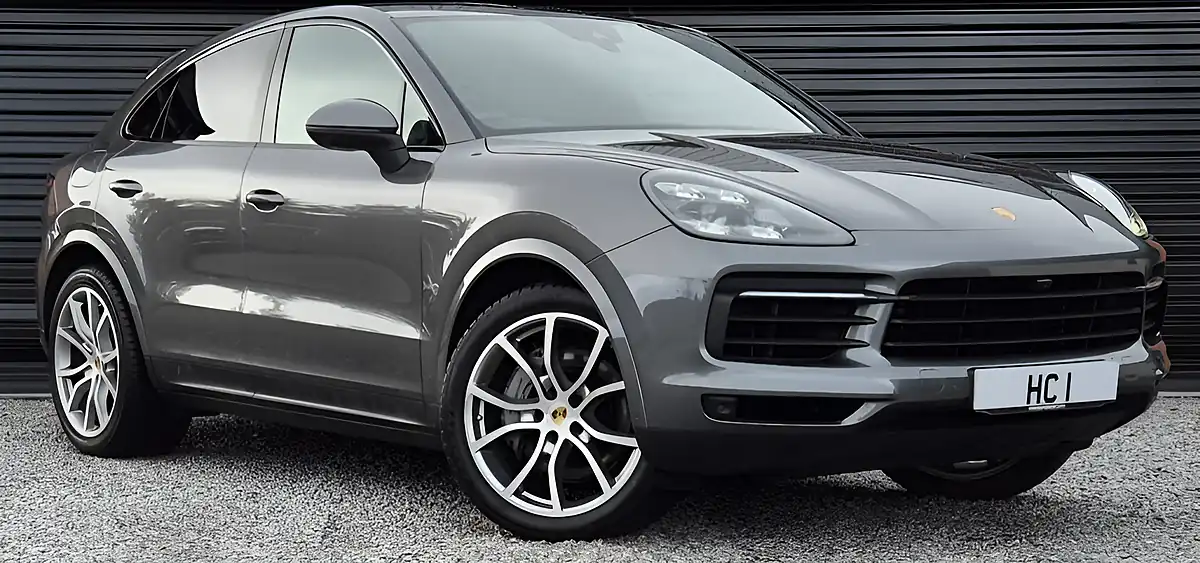 Used 2019 Porsche Cayenne S Grey - Front View