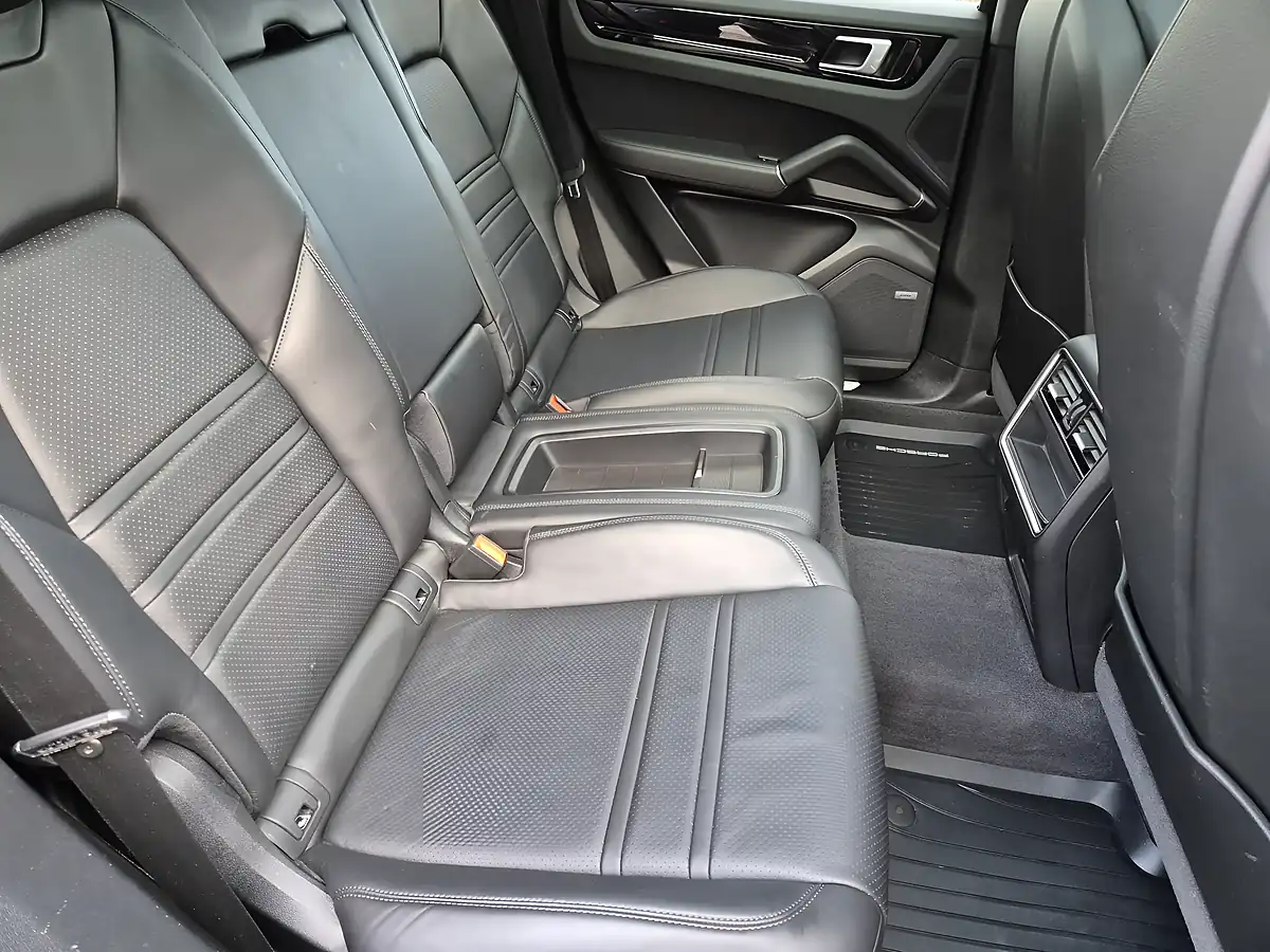 Used 2019 Porsche Cayenne S Grey - Interior and Exterior details 10