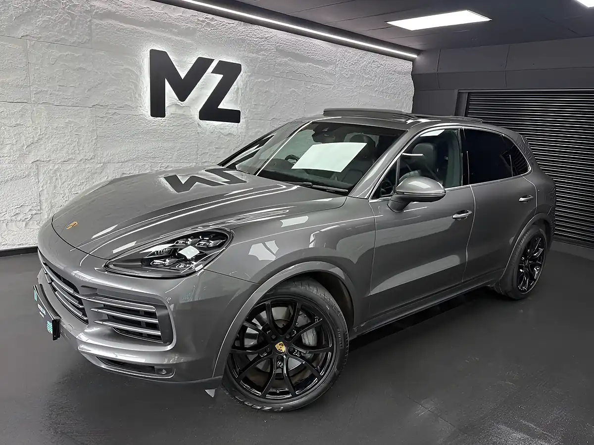 Used 2019 Porsche Cayenne S Grey - Front View