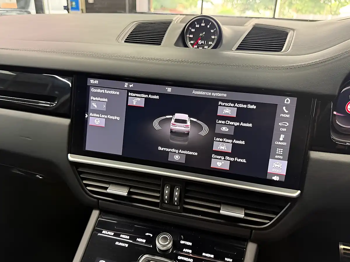 Used 2019 Porsche Cayenne S Grey - Interior and Exterior details 14