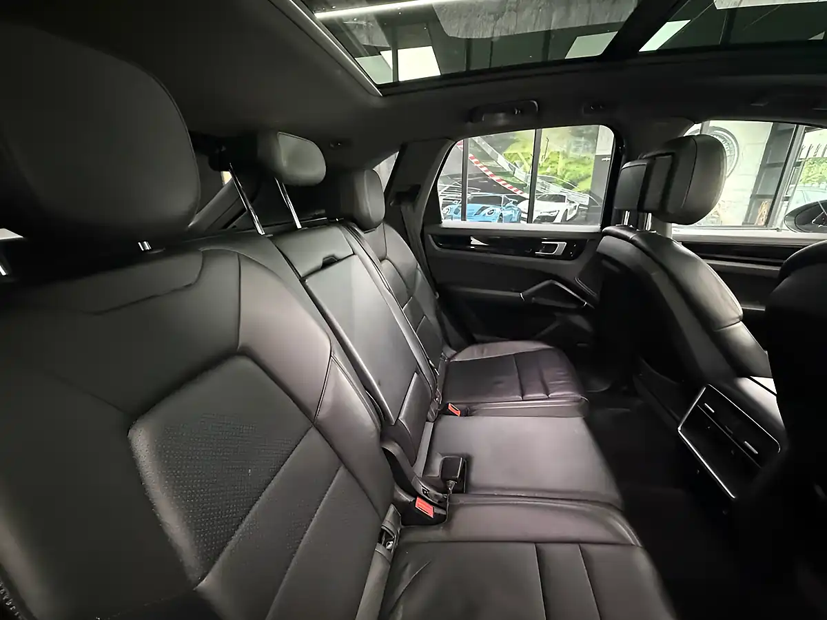 Used 2019 Porsche Cayenne S Grey - Interior and Exterior details 18