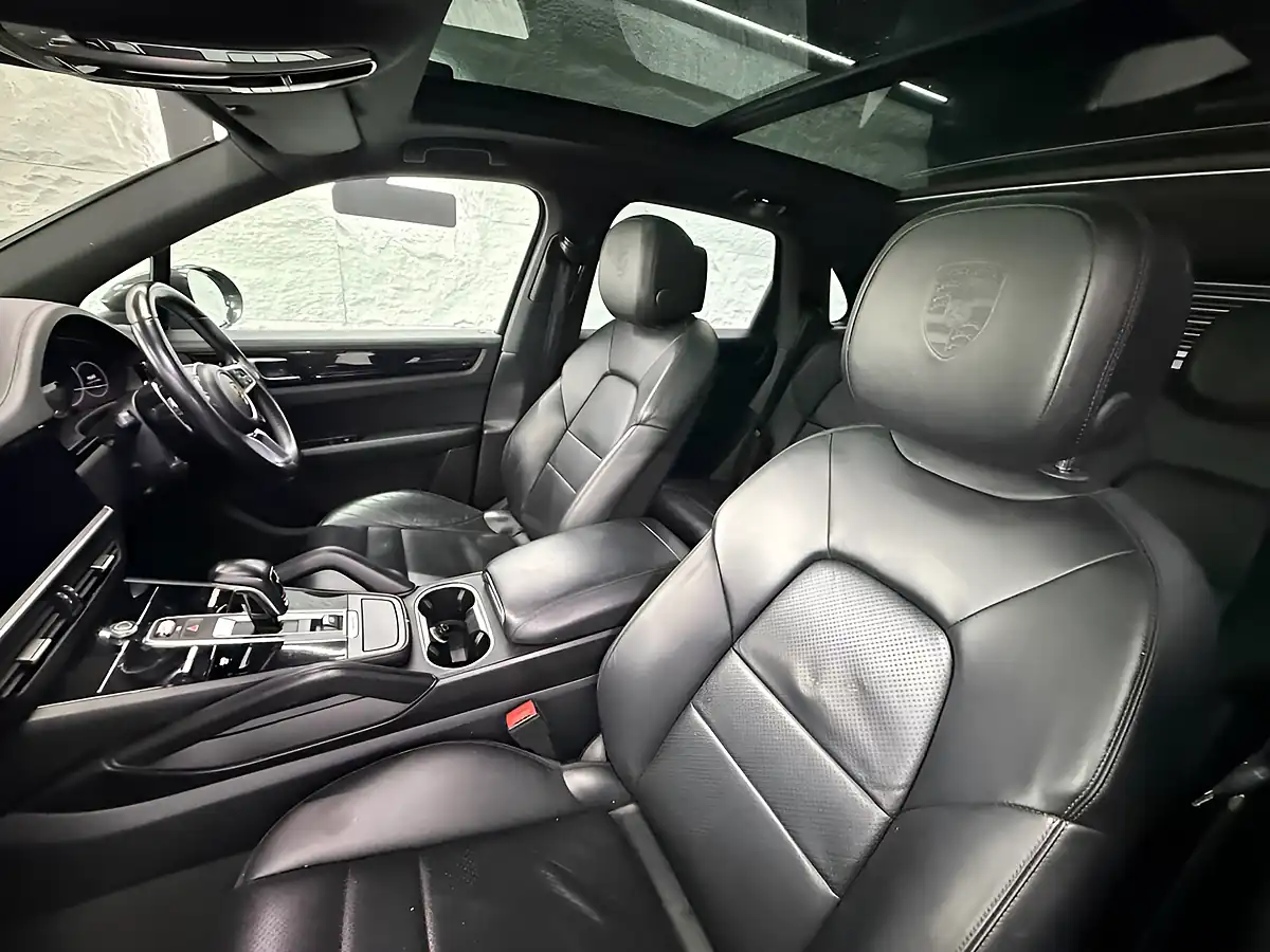 Used 2019 Porsche Cayenne S Grey - Interior and Exterior details 3