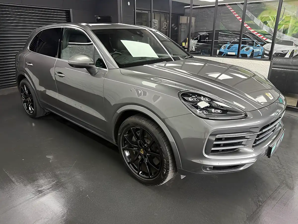 Used 2019 Porsche Cayenne S Grey - Interior and Exterior details 4