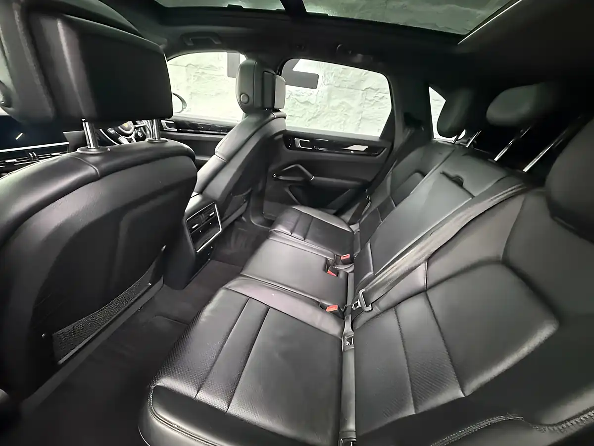 Used 2019 Porsche Cayenne S Grey - Interior and Exterior details 5