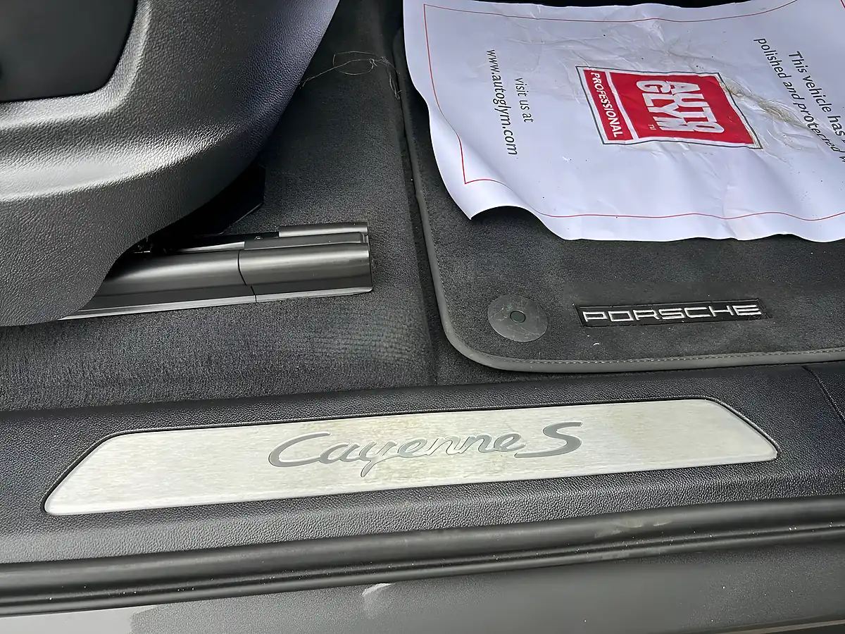 Used 2019 Porsche Cayenne S Grey - Interior and Exterior details 16