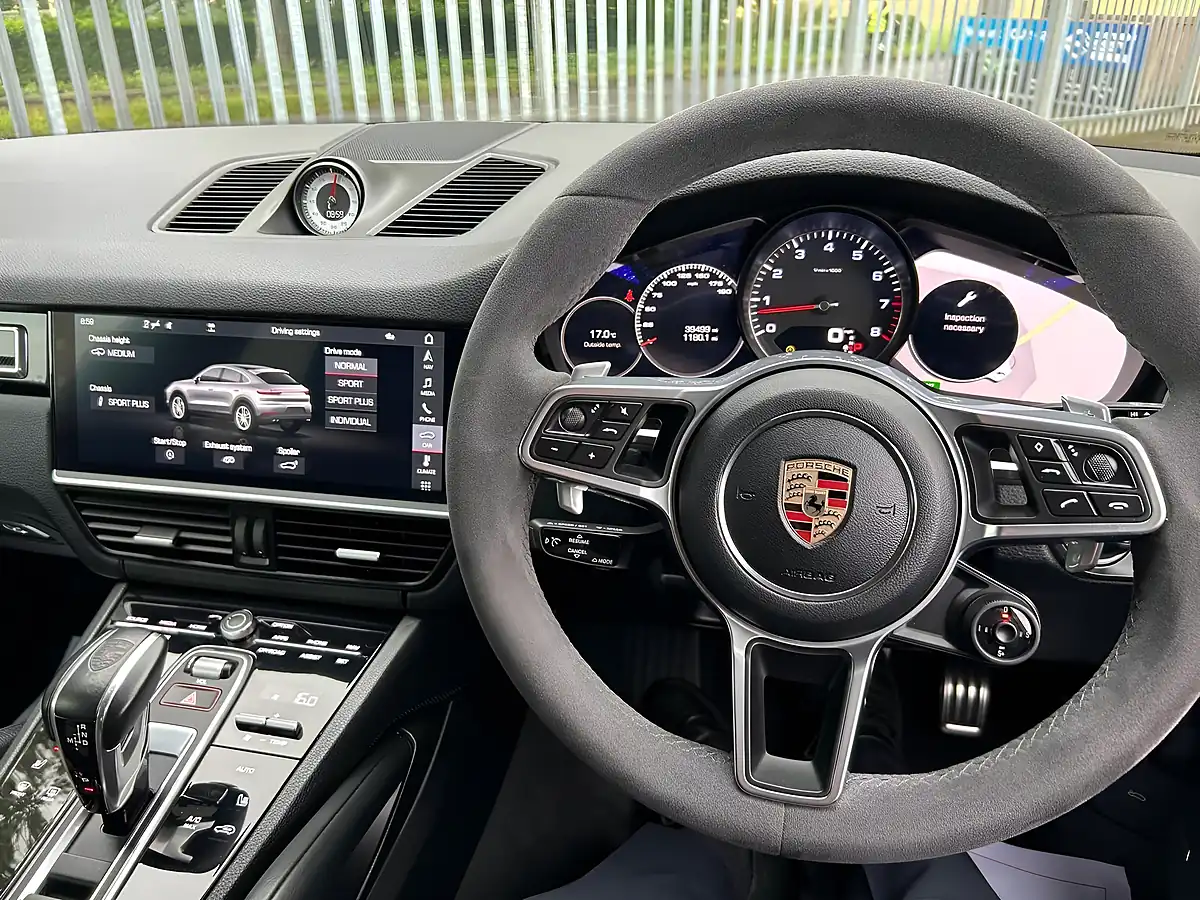Used 2019 Porsche Cayenne S Grey - Interior and Exterior details 18