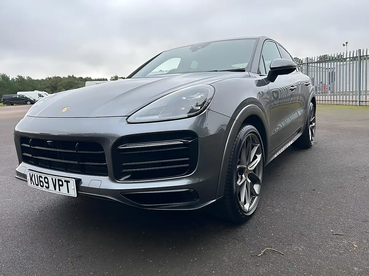 Used 2019 Porsche Cayenne S Grey - Interior and Exterior details 9