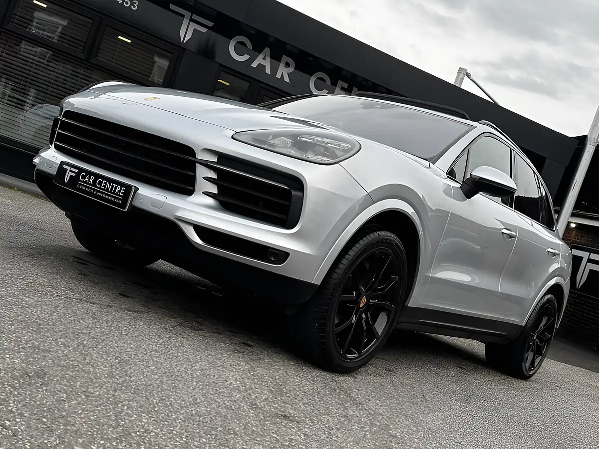 Used 2019 Porsche Cayenne Silver - Interior and Exterior details 11