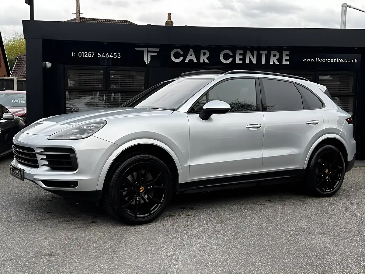 Used 2019 Porsche Cayenne Silver - Interior and Exterior details 2