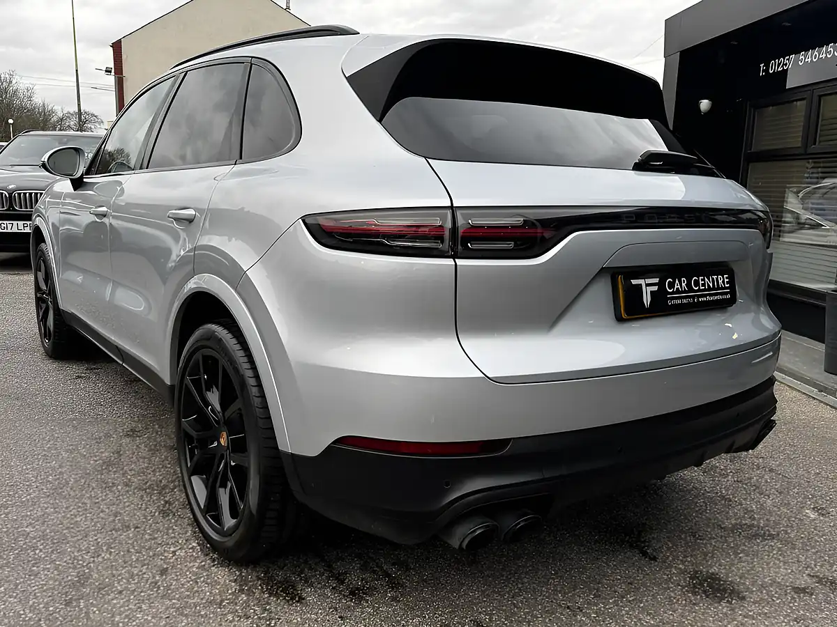 Used 2019 Porsche Cayenne Silver - Interior and Exterior details 5