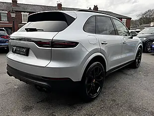 Used 2019 Porsche Cayenne Silver - Interior and Exterior details 8