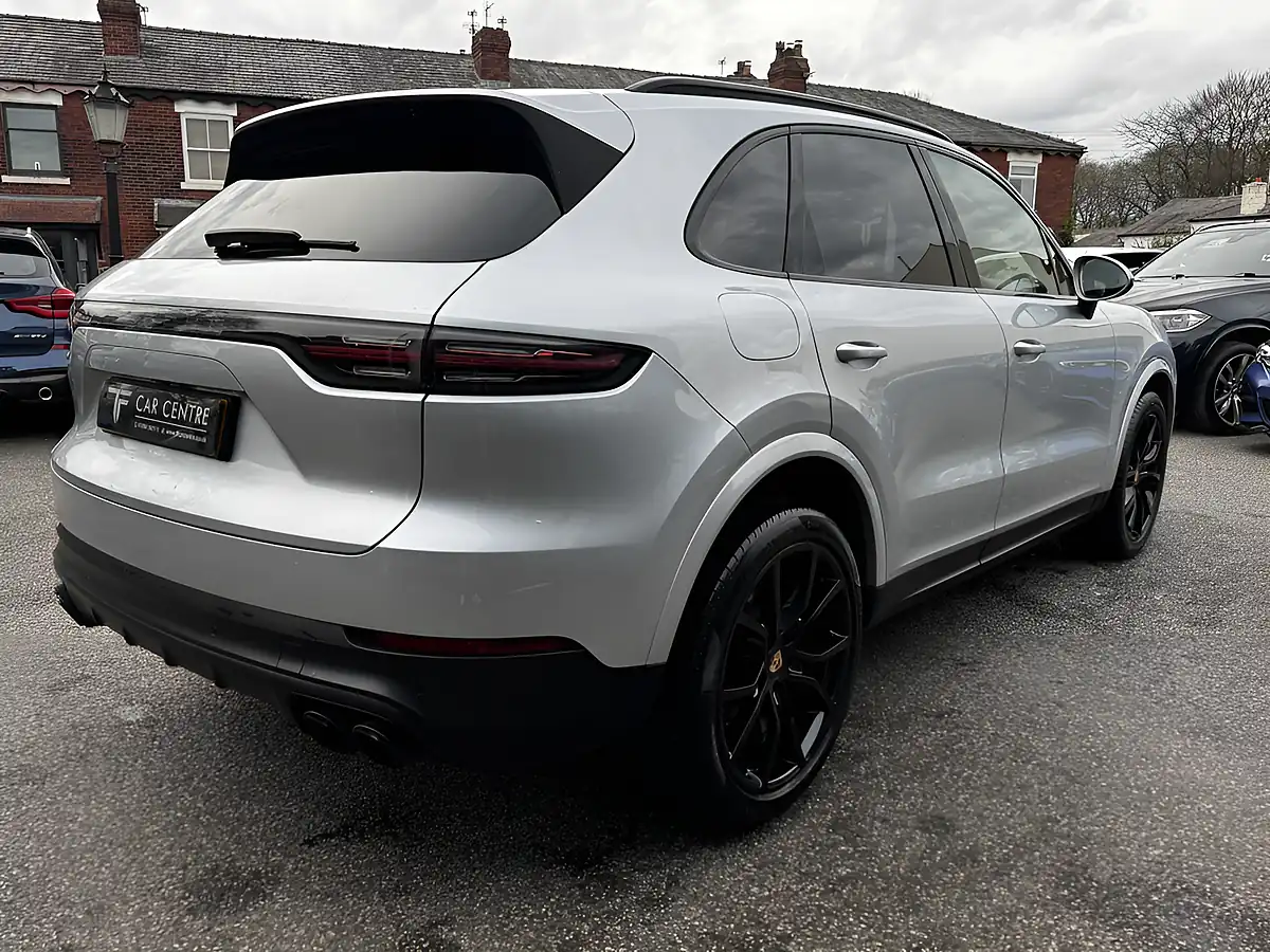 Used 2019 Porsche Cayenne Silver - Interior and Exterior details 8