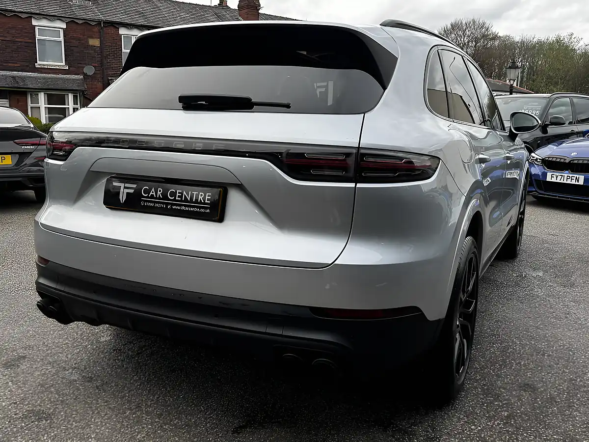Used 2019 Porsche Cayenne Silver - Interior and Exterior details 9