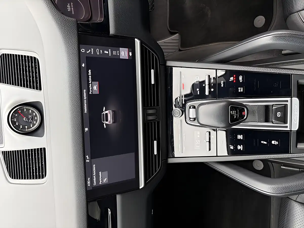 Used 2019 Porsche Cayenne Sport Coupe Carrera White - Interior and Exterior details 19