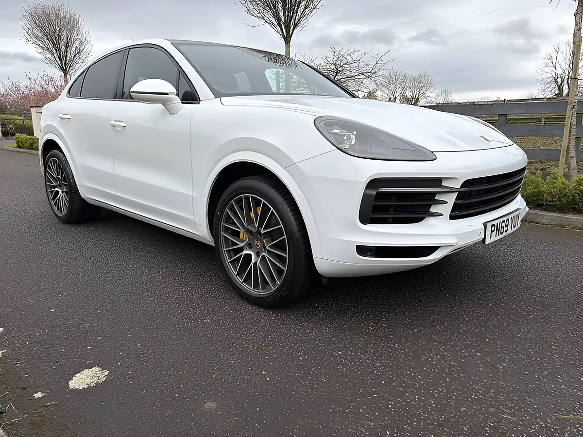 Used 2019 Porsche Cayenne Sport Coupe Carrera White - Interior and Exterior details 3