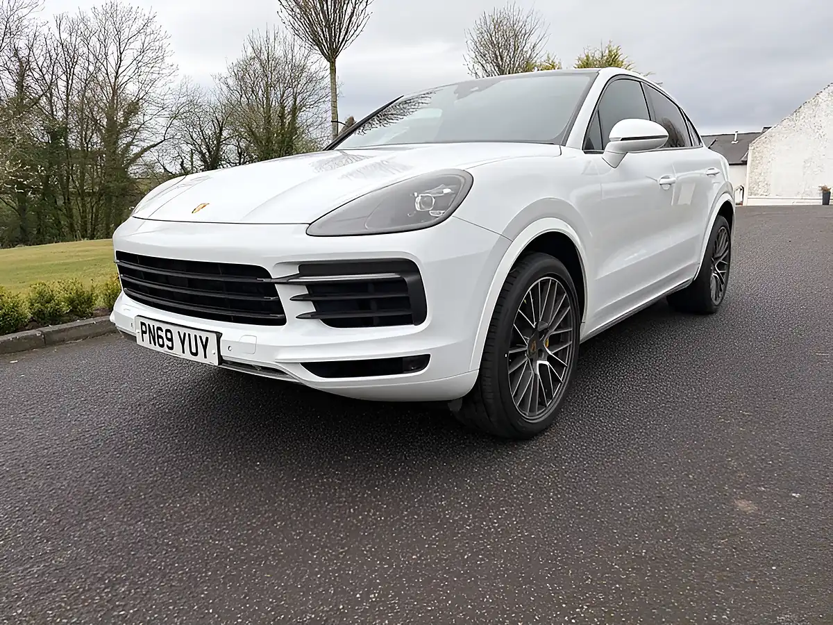 Used 2019 Porsche Cayenne Sport Coupe Carrera White - Interior and Exterior details 7