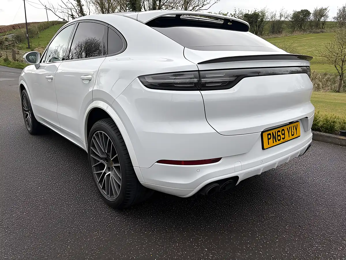 Used 2019 Porsche Cayenne Sport Coupe Carrera White - Interior and Exterior details 9