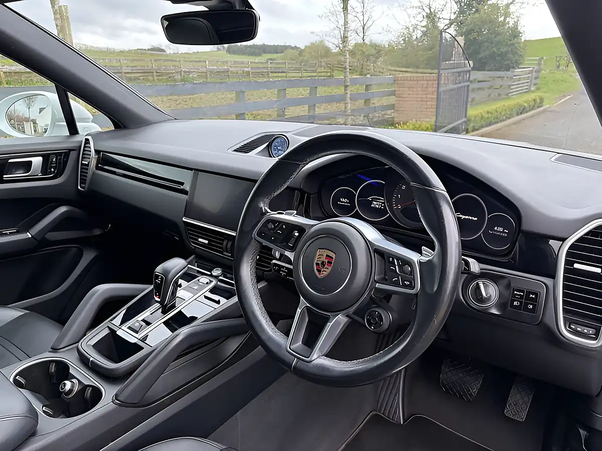 Used 2019 Porsche Cayenne Sport Coupe Carrera White - Interior and Exterior details 16