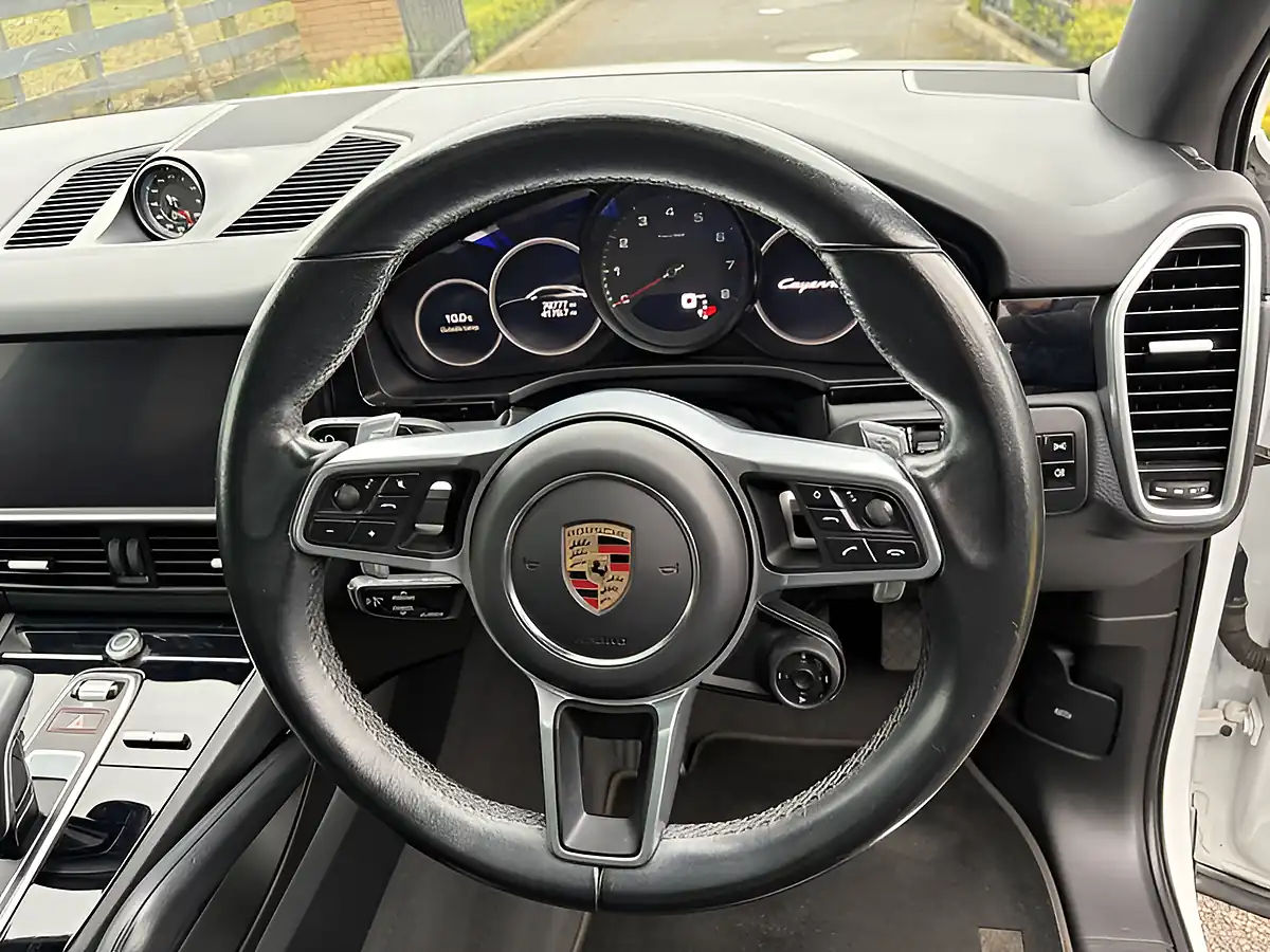 Used 2019 Porsche Cayenne Sport Coupe Carrera White - Interior and Exterior details 18