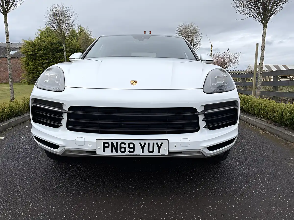 Used 2019 Porsche Cayenne Sport Coupe Carrera White - Interior and Exterior details 5