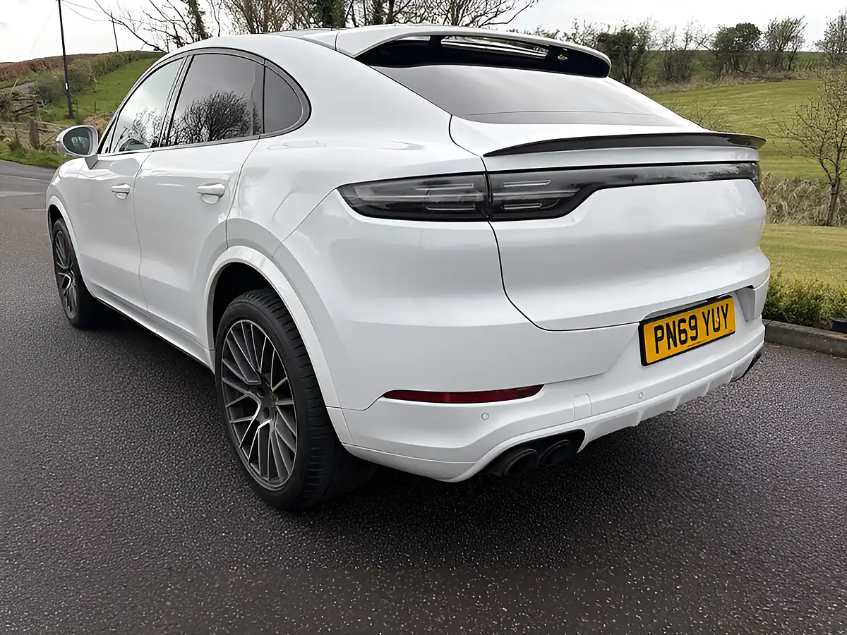 Used 2019 Porsche Cayenne Sport Coupe Carrera White - Interior and Exterior details 9