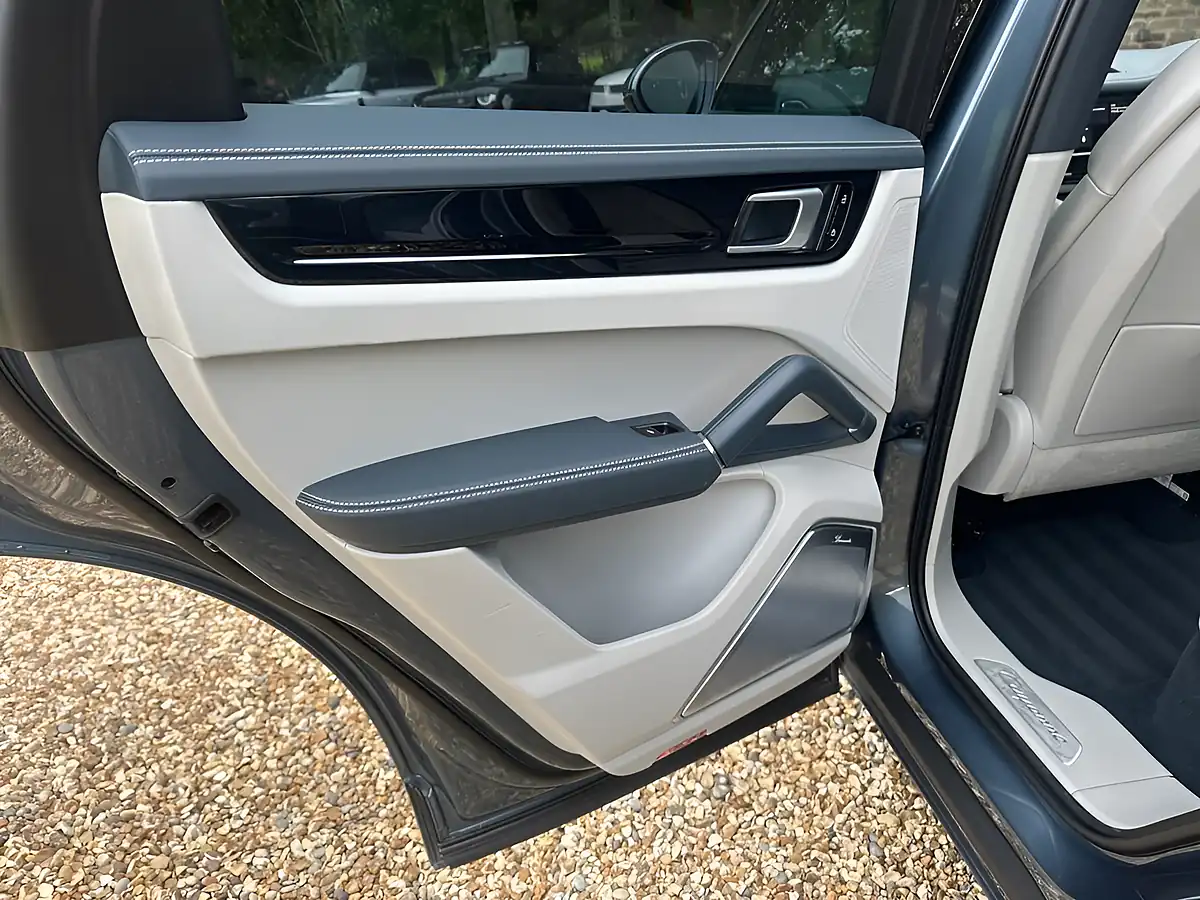 Used 2019 Porsche Cayenne Sportdesign Blue - Interior and Exterior details 10