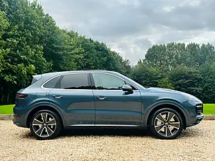 Used 2019 Porsche Cayenne Sportdesign Blue - Interior and Exterior details 14