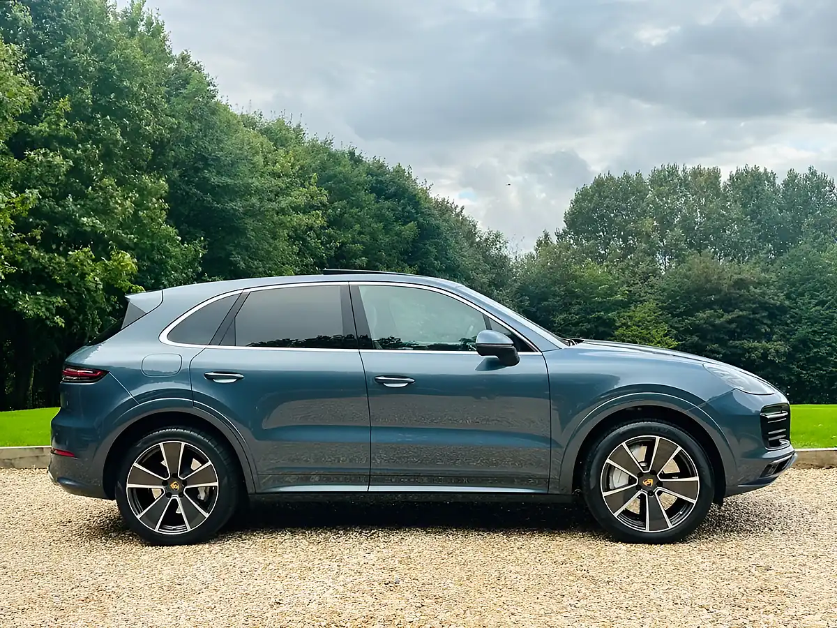 Used 2019 Porsche Cayenne Sportdesign Blue - Interior and Exterior details 14