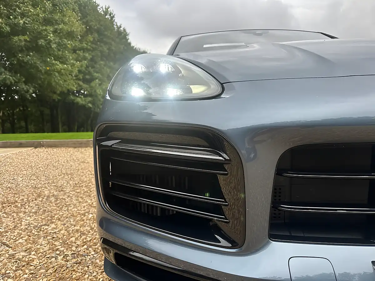 Used 2019 Porsche Cayenne Sportdesign Blue - Interior and Exterior details 17