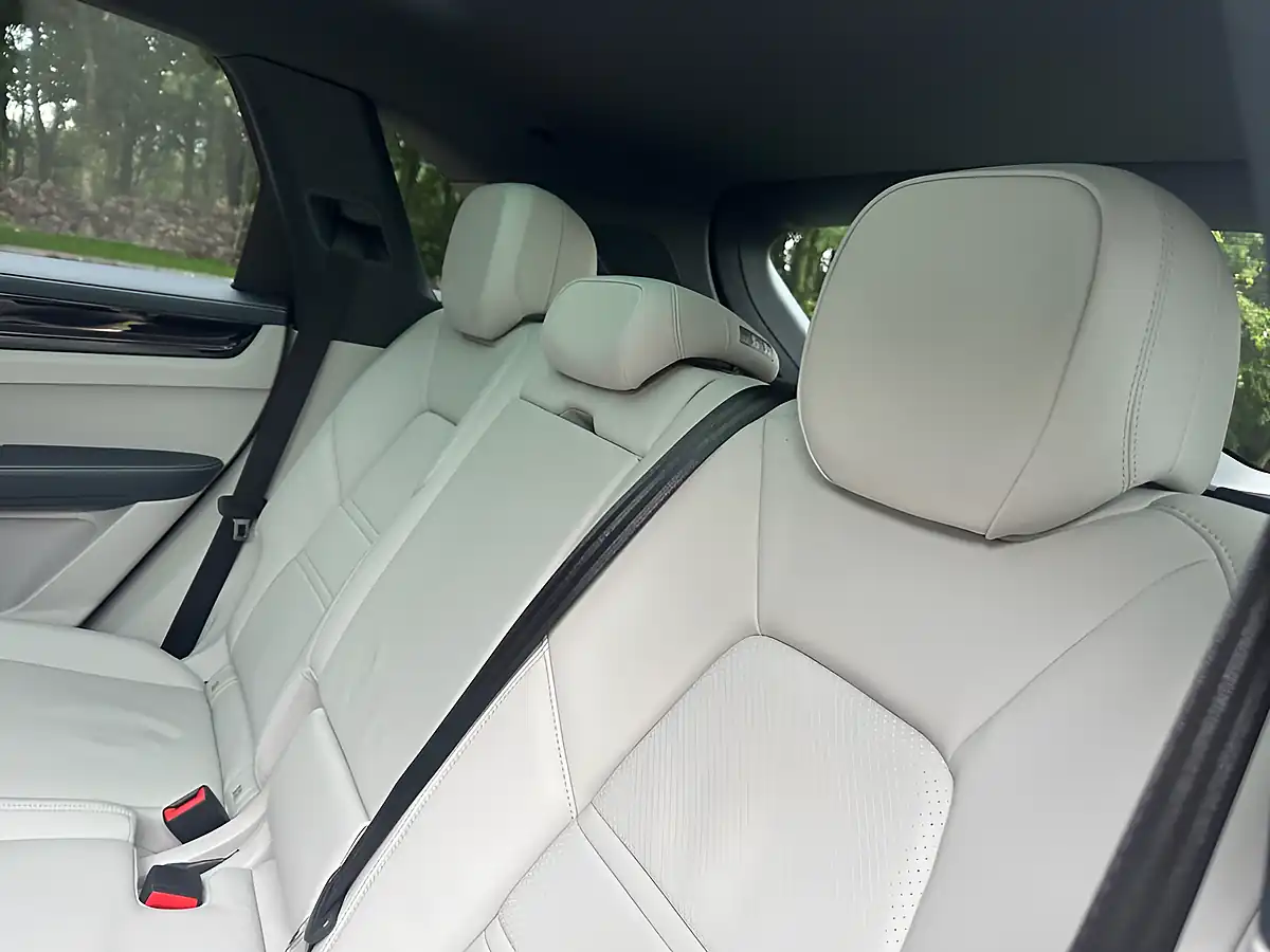 Used 2019 Porsche Cayenne Sportdesign Blue - Interior and Exterior details 9