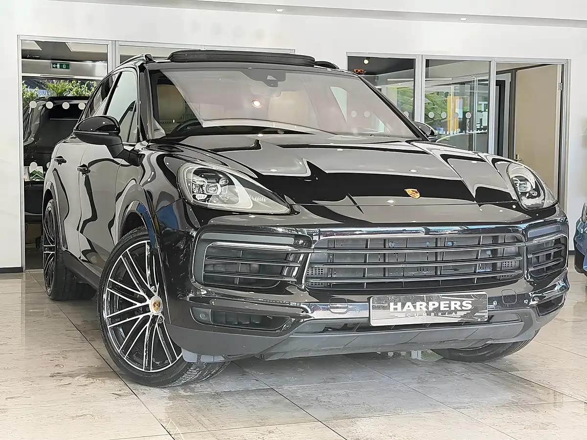 Used 2019 Porsche Cayenne T Black - Front View