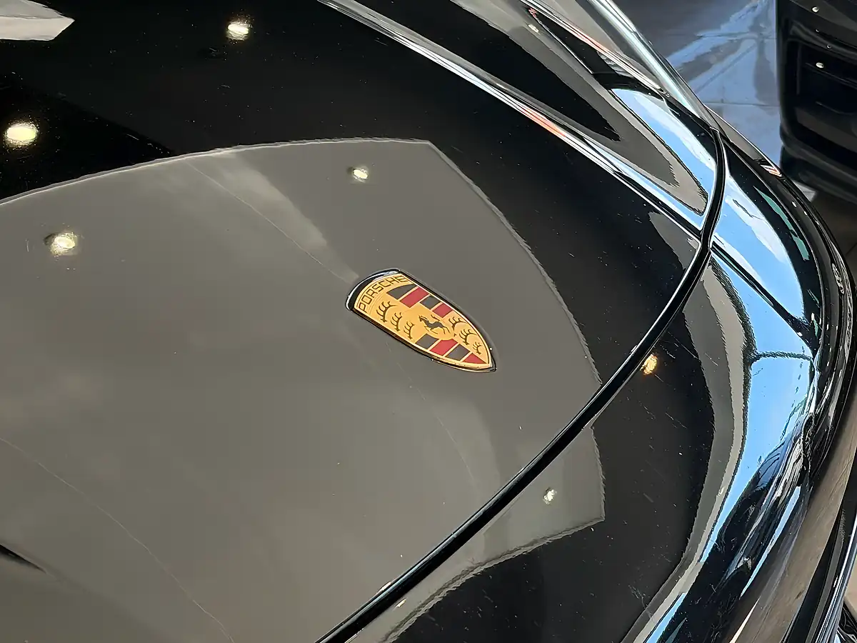 Used 2019 Porsche Cayenne T Black - Interior and Exterior details 12