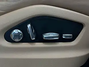 Used 2019 Porsche Cayenne T Black - Interior and Exterior details 17